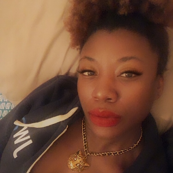 Meet your Posher, Dequaina - Picture 1 of 4